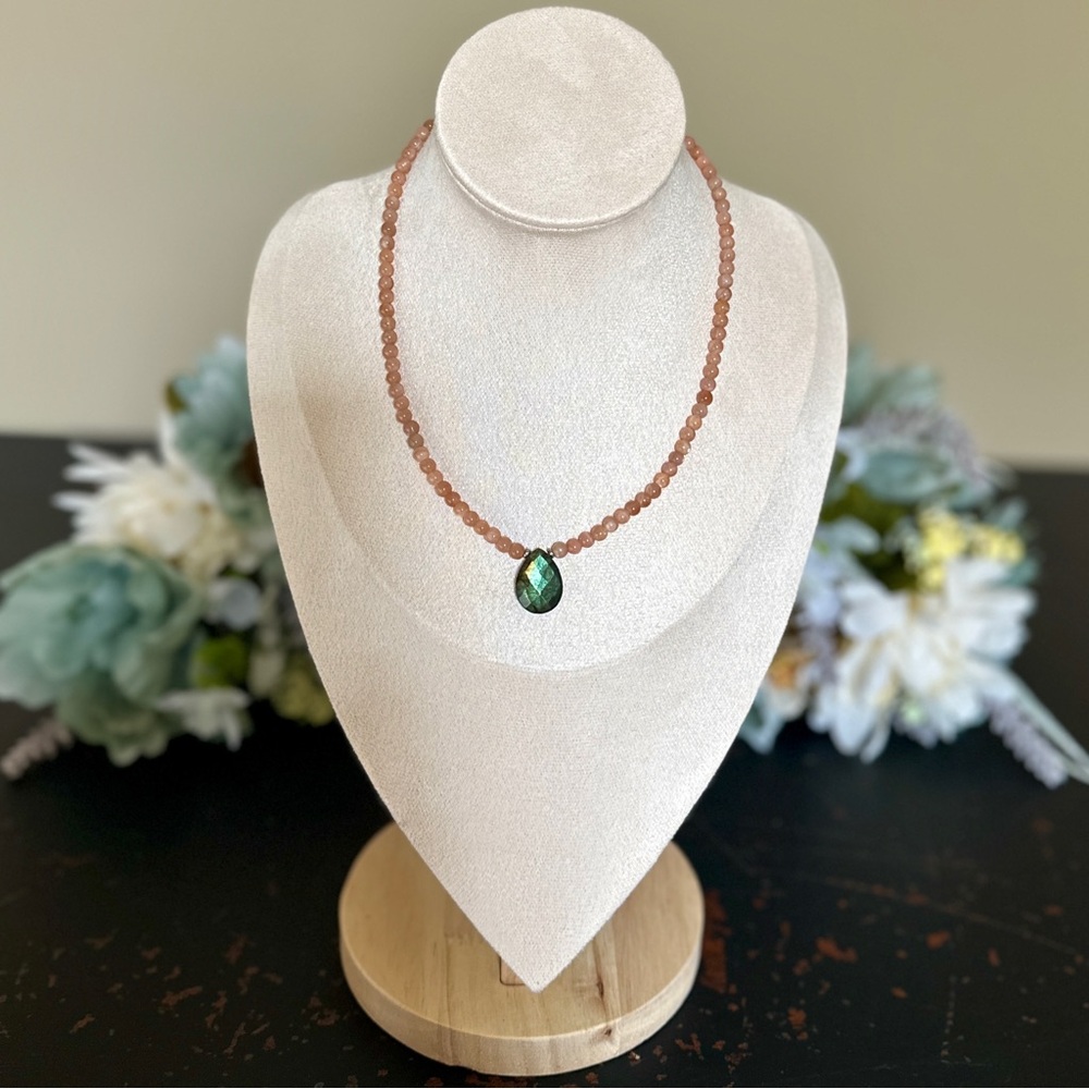 Sunstone Labradorite Crystal Pendant Necklace Peach Silver Stainless Steel - Picture 2 of 5